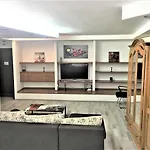 Large Apartment In Ultra-Central Location