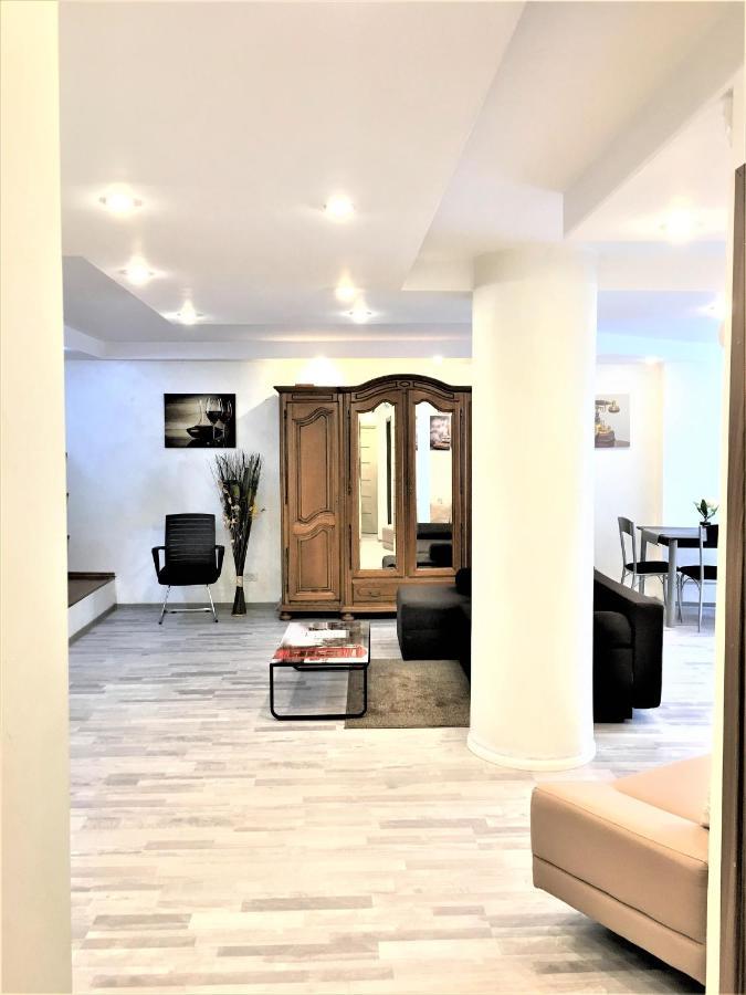 Large In Ultra-central Location *